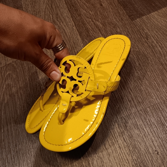Tory Burch Miller Yellow Women Sandals Sz 5.5 - Picture 2 of 6